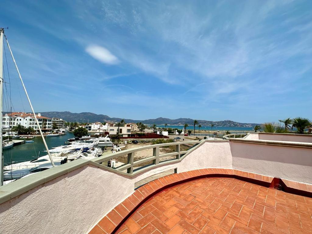 Cargols De Mar Villa Empuriabrava Exterior photo